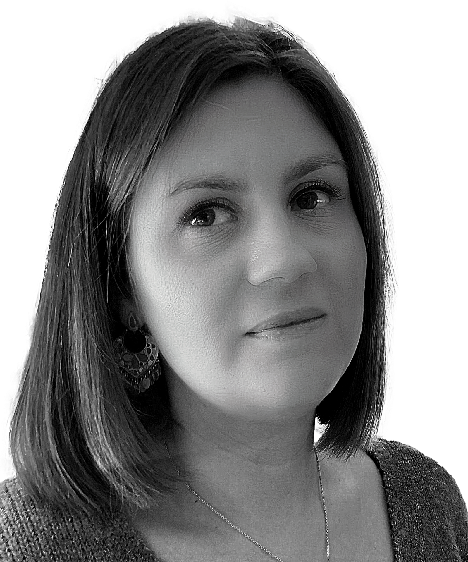 Portrait de Julie Taddei, praticienne en hypnose thérapeutique à Nogent-sur-Marne